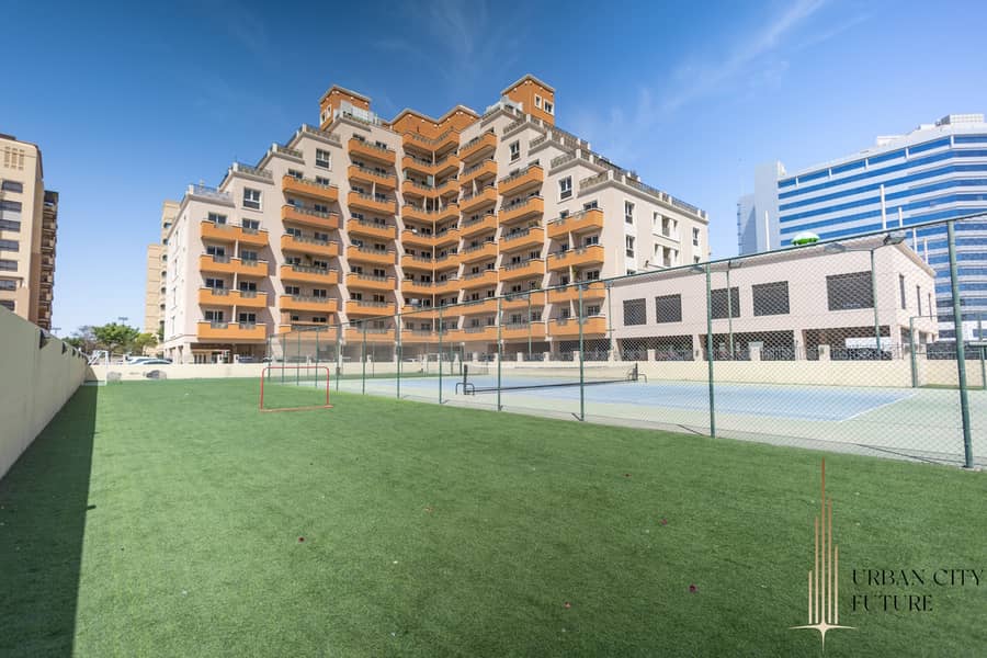 Chiller Free - Full Amenities - Semi Closed Kitchen