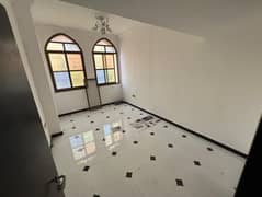 شقة غرفتين وصالة 2حمام وبلكون سستم دخول بالكارت تكييف مركزي منطقة الروضة3