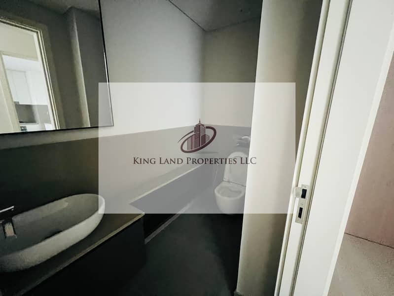 12 2eb2c732-51e9-49cb-a0bd-5e2d56bbd78e. JPG