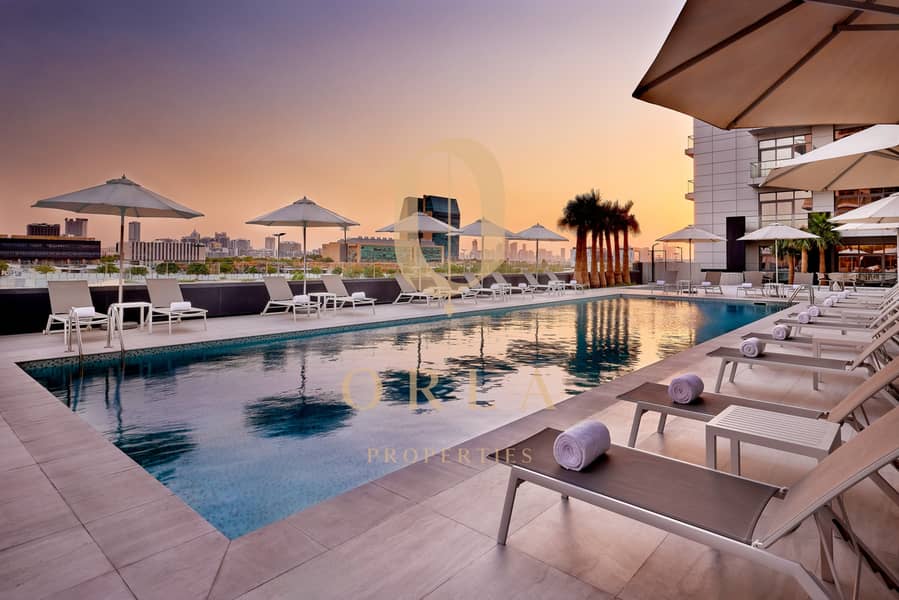 21 RI_DXB51_Pool_night. jpg