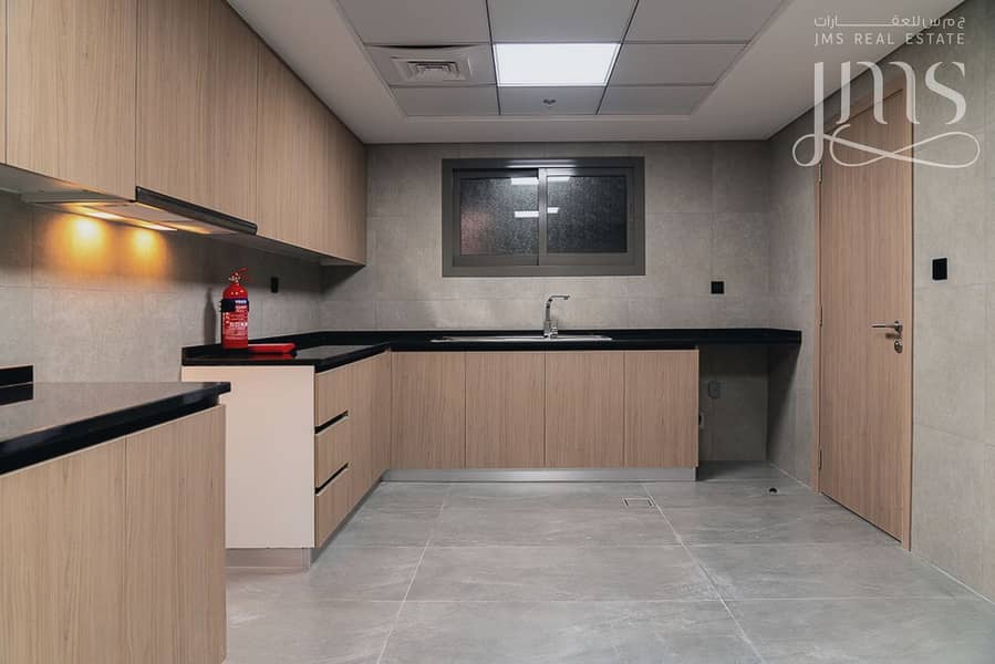 11 Tower B Unit 305_52. jpg