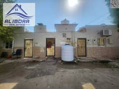 بيت شعبي للبيع – الراشدية 3، عجمان فرصة استثمارية ممتازة مع دخل سنوي ثابت تفاصيل العقار: مساحة الأرض: 2,230 قدم مربع مقسم إلى 3 بيوت مستقلة كل