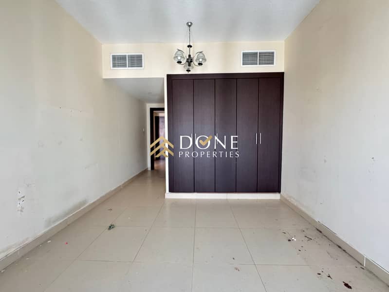 Spacious luxury 1bhk in school zone with waderobe balcony 2wishroom parking only jest 45k