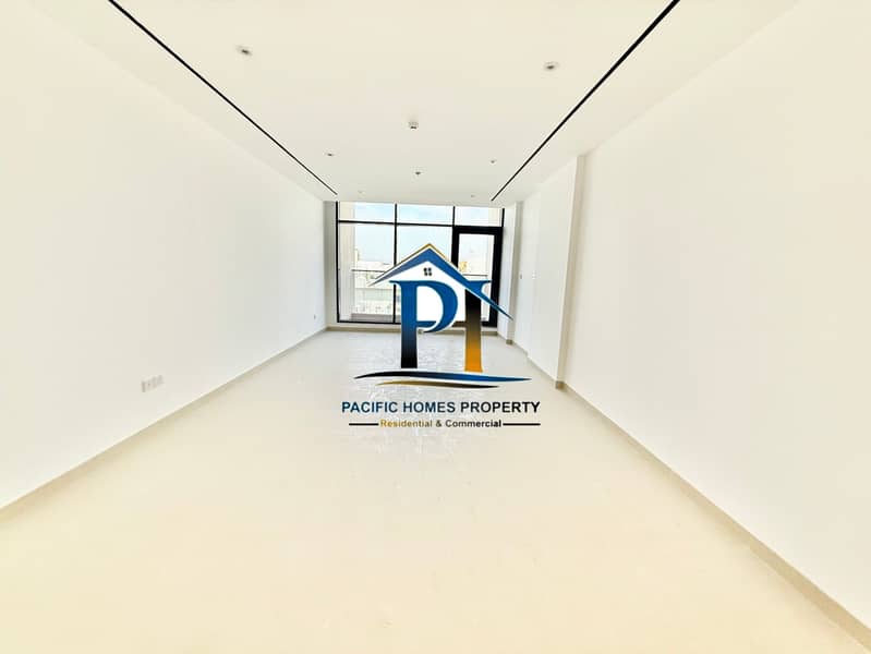 ONE MONTH FREE MODERN & SPACIOUS 3 BHK PLUS MAID ROOM | PRIME LOCATION | BALCONY & PARKING | CLOSE