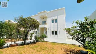 فيلا جميلة مكونة من 5 غرف نوم متاحة للإيجار في منطقة الجازات بالشارقة