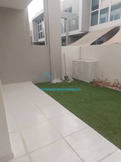 فيلا من 3 غرف نوم | ألبيزيا داماك هيلز 2 | شرفات متعددة | إطلالة على الحديقة