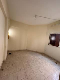 شقة في منطقة الرولة 1 غرفة 23990 درهم - 14798192