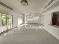 فیلا في بيتي،قرية الحمراء 4 غرف 3100000 درهم - 14799176