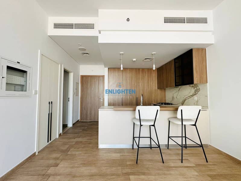 STANDARD LIVING | WOODEN DESING | MOTIVATED SELLER STANDARD LIVING | WOODEN DESING | MOTIVATED SELLER