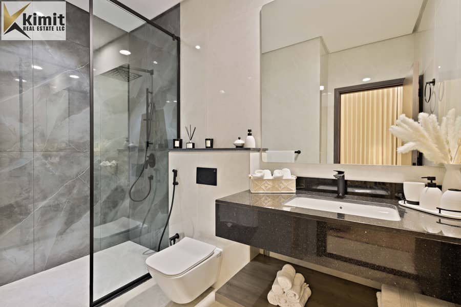 8 Interior 01. jpg