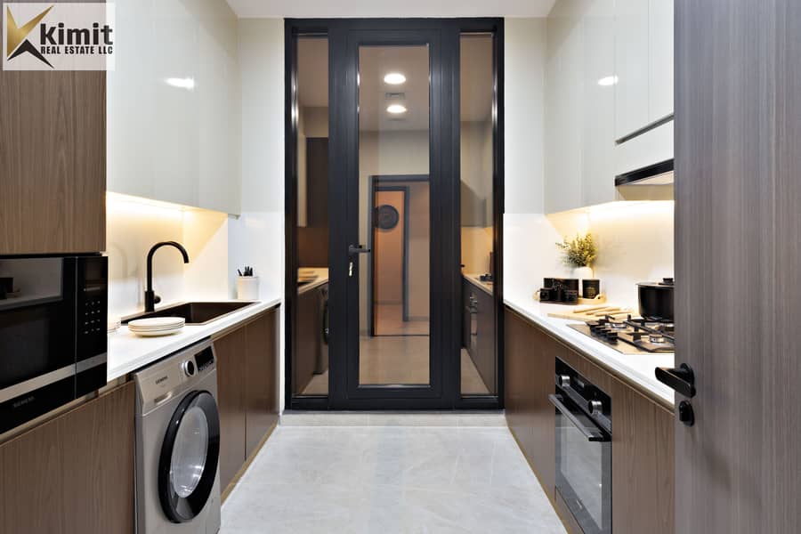 13 Interior 12. jpg