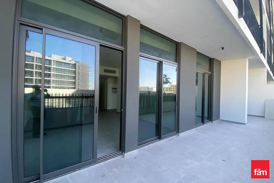 Large Balvcony | Modern Living | Brand New Large Balvcony | Modern Living | Brand New