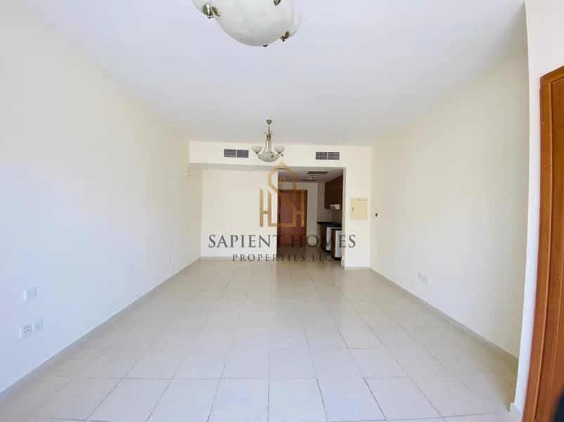 Spacious Size ! Neat and Bright ! Ready to Move