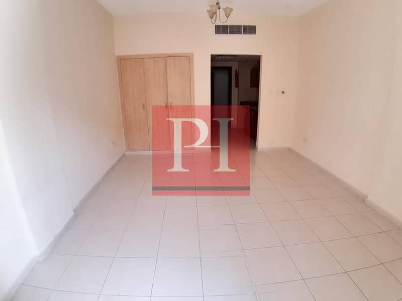 STUDIO | BALCONY | SPACIOUS