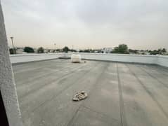 فيلا بيت عربي في الناصرية، 5 غرف، تراس كبير، غرفة خادمة، خزائن بالحائط، مساحات واسعة جدًا، الإيجار 75,000 درهم، مناسبة للعائلات الكبيرة.