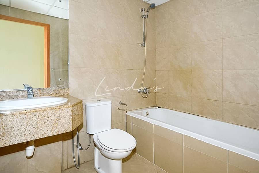 8 unit-10---marina-crown---1br-03^202410232258273327^17832. jpg