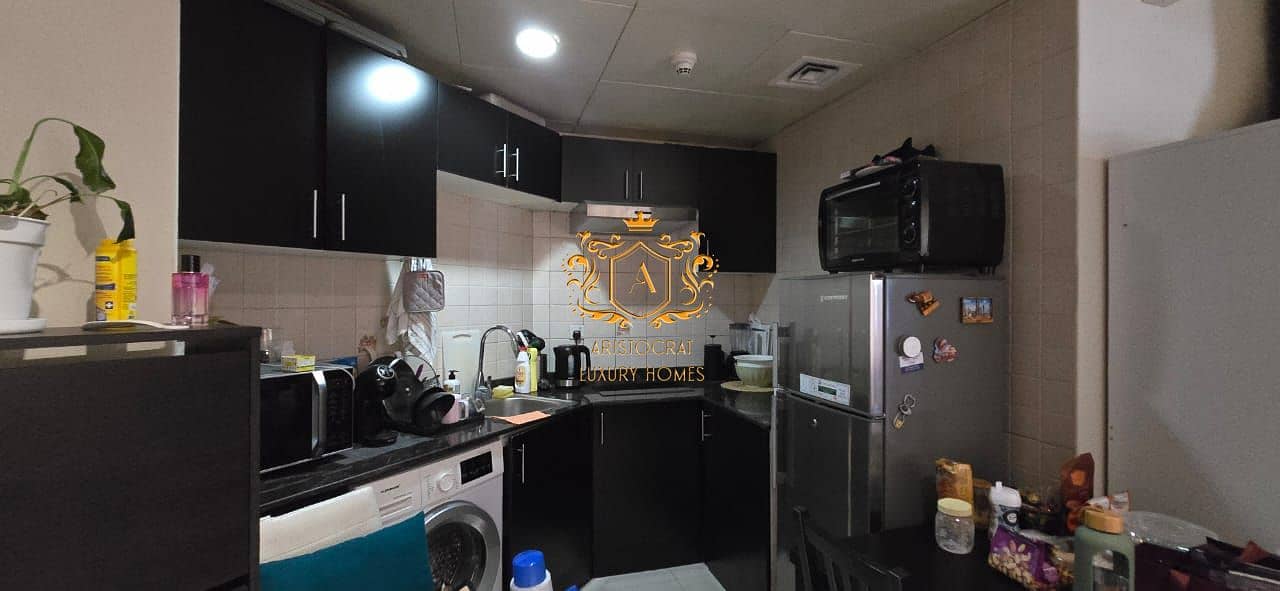 8 Kitchen 10. jpeg