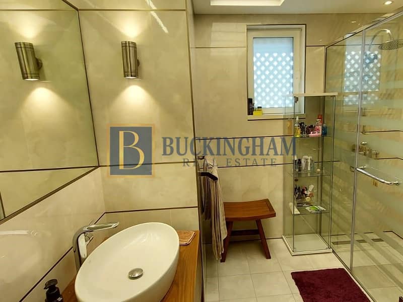 7 BATH 1 . jpeg