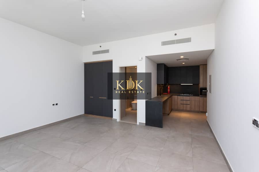 Downtown Studio | DT1 Tower | Balcony | City Skyline View