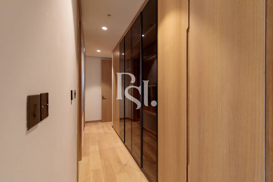 4 Reem-one-shams-abu-dhabi-al-reem-island-closet. jpg