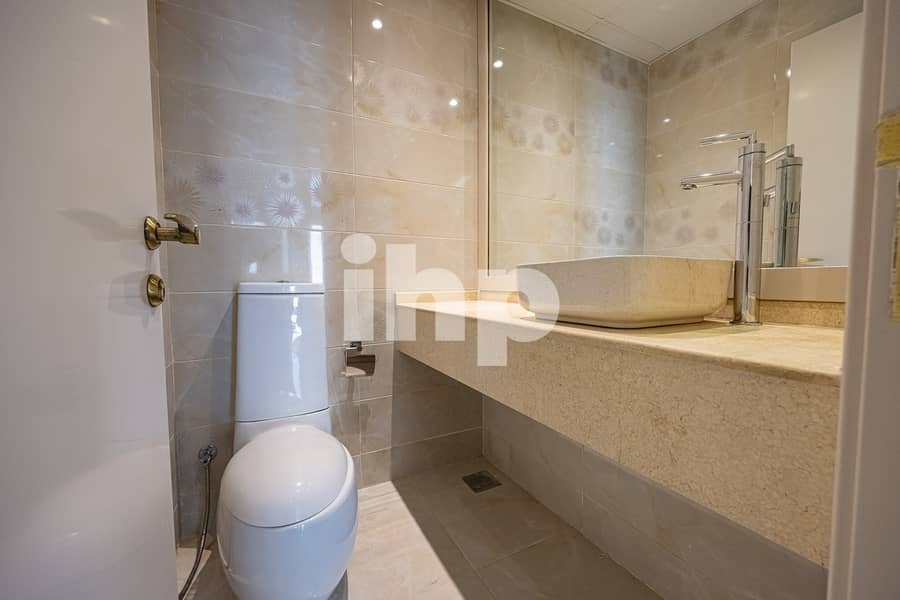 24 6U7A1324-HDR. jpg