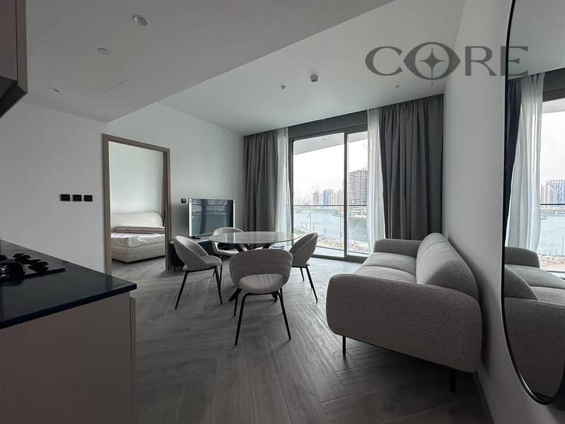 Stylish 1BR | Peninsula Three Business Bay Views!!