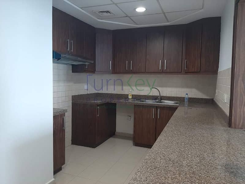 8 kitchen. jpg