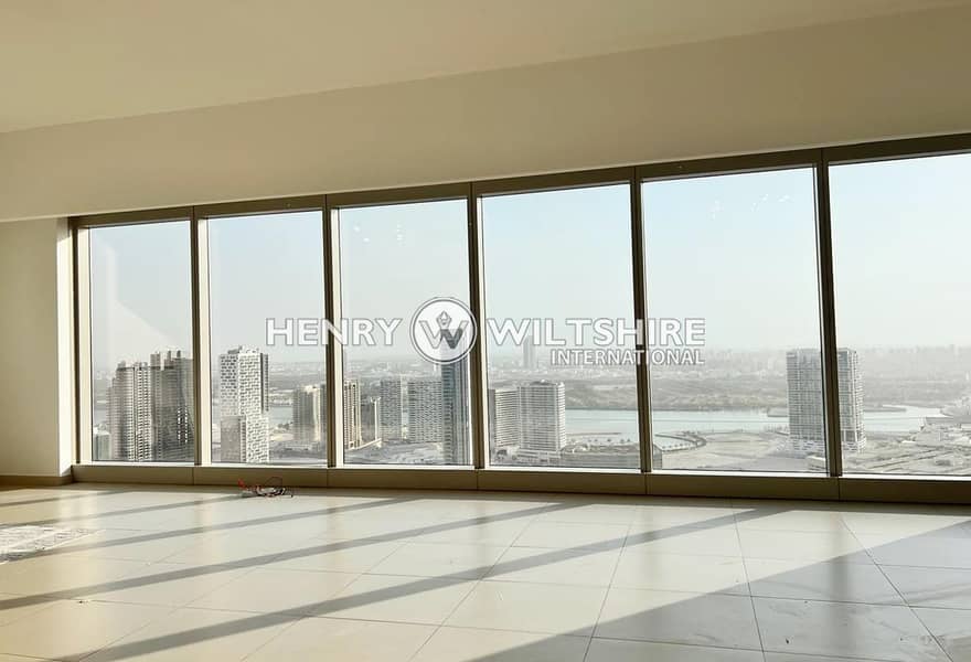 Large layout | High floor | Water and city views Large layout | High floor | Water and city views