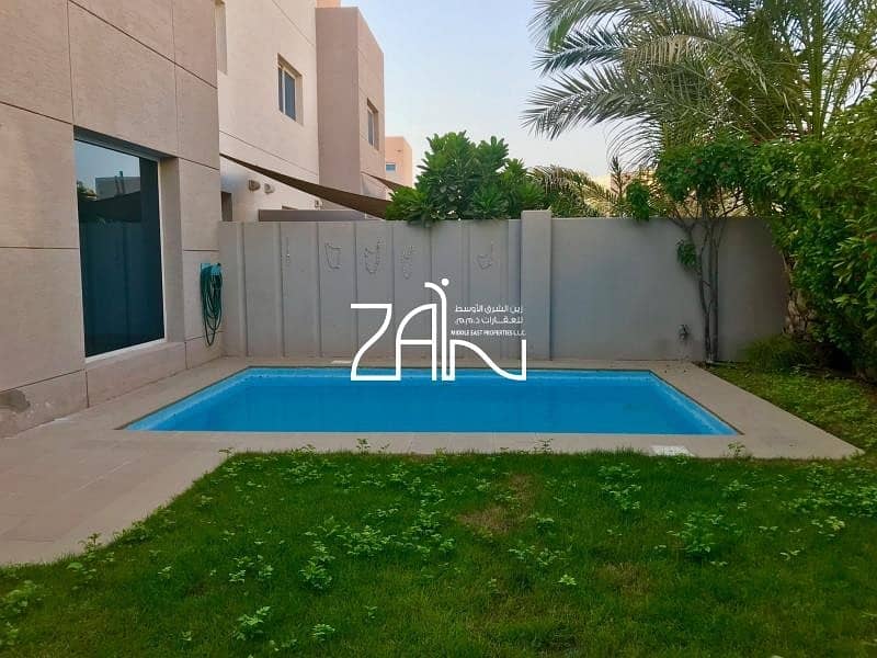 Outstanding 5 BR Villa with Lovely Garden + Pool