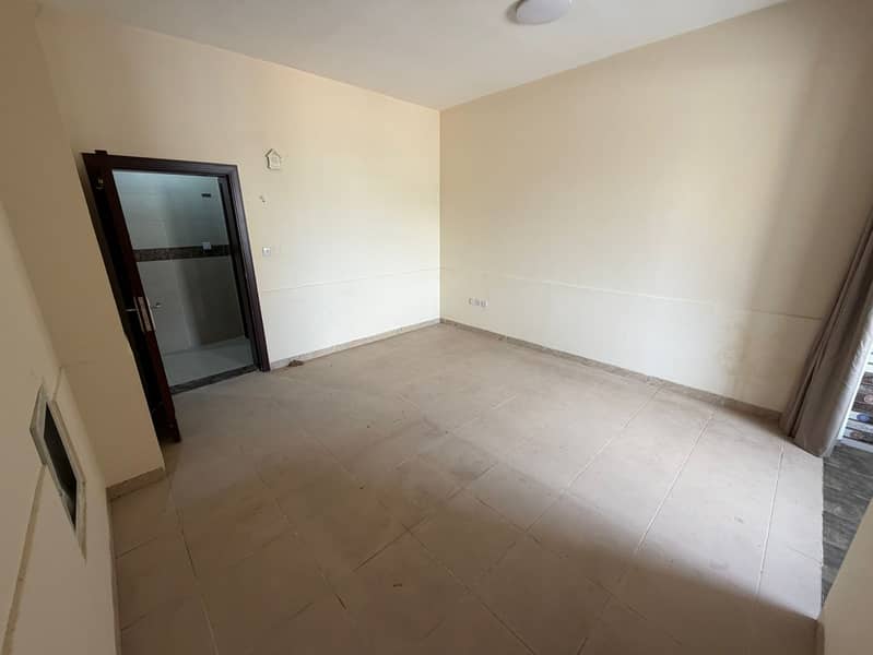 A separate kitchen studio in a prime location in Rashdih 2, Ajman, near the Ladies' Garden, for annual rent