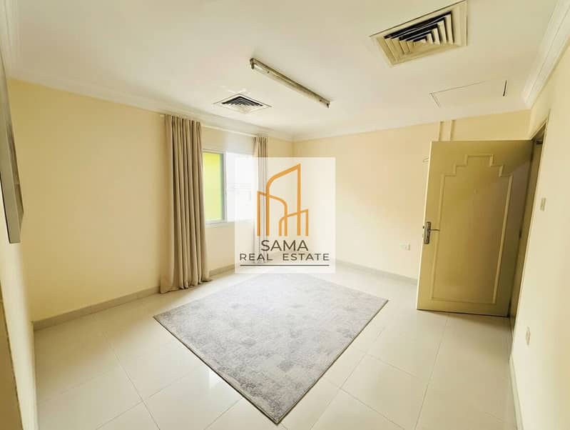 Monthly Hall Available in 1 BHK apartment for Bachelors With Sewa & Wifi