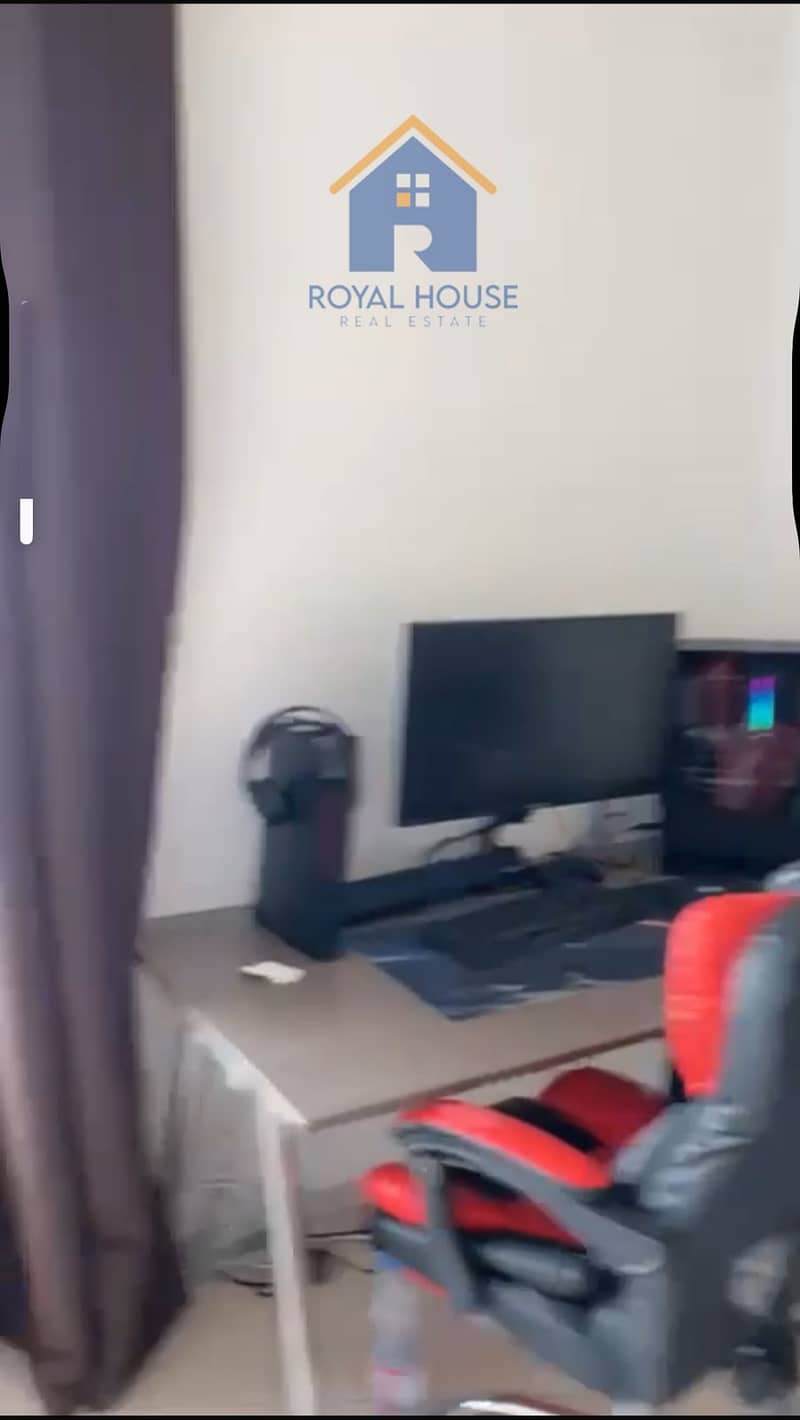 27 16211. jpg
