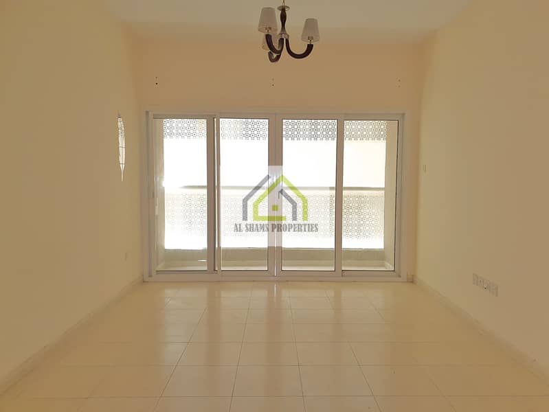 Luxury 2BHK with Balcony close Hall Family building