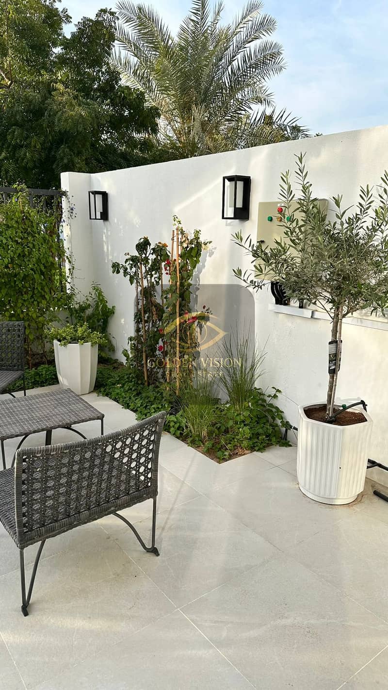 10 Backyard - Swimming Pool (12). jpeg