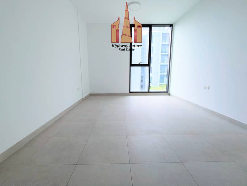 Very Big Layout || Spacious Unit || Good View || Ready To Move