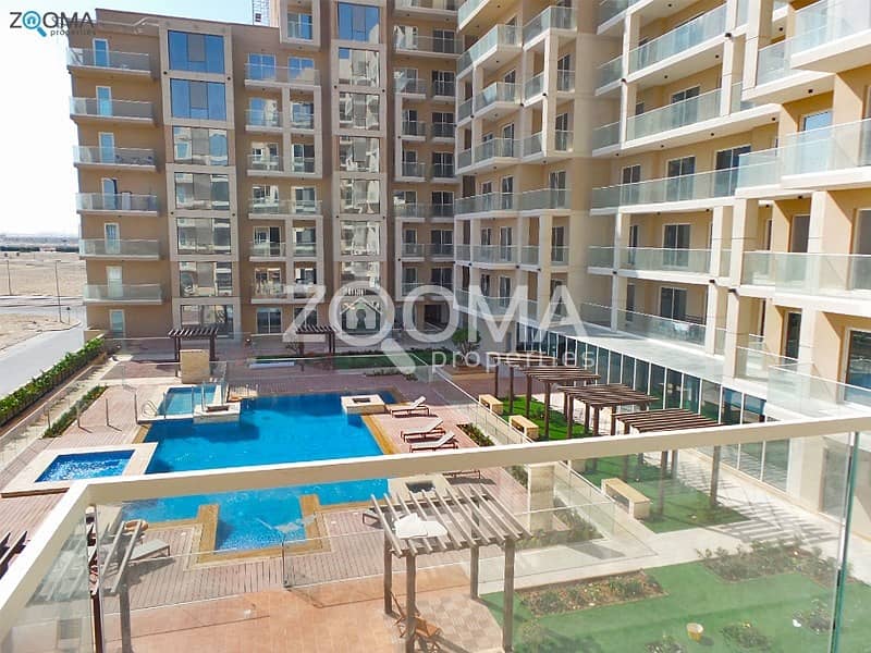 Luxury Huge 2 BR with Relaxing Pool view Luxury Huge 2 BR with Relaxing Pool view