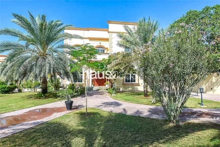 Huge plot | Private Pool | 4 BR + Maids Huge plot | Private Pool | 4 BR + Maids