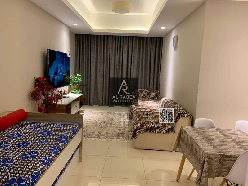 Fully furnished - Wardrobes, parking, gym, and swi