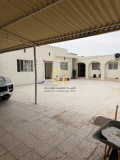 بيت في الصبخه ضاحيه الرقه مساحه 8,000 قدم مربع موقع مميز تالت قطعه من الزاويه مقابل المدرسه الامريكيه قريب جدا من شارع النعيميه