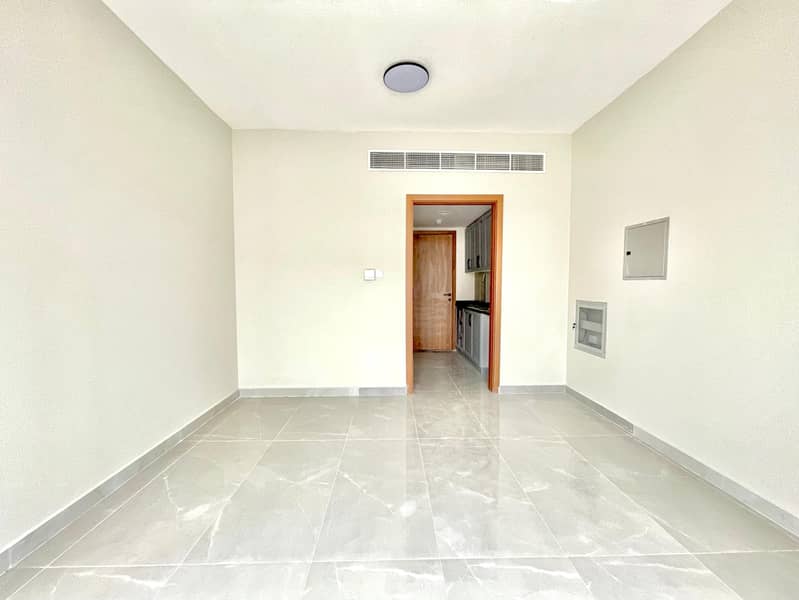 Lavish 1bhkfull family nee building in muwailah sharjah with balcony 40k