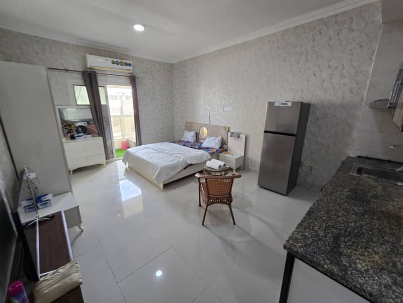 A distinctive studio apartment in a prime location in Al Jurf 3, next to the Indian Academy and close to the Tribal Center and the Chinese Market. Ide