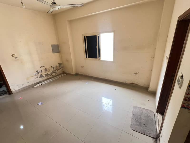 Lowest prices in Ajman - Central air conditioning - Al Alia area - Free maintenance