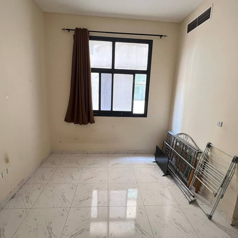 Al Jurf 3 Studio, a new building in a prime location close to all services, with easy access to the Dubai and Sharjah highways.