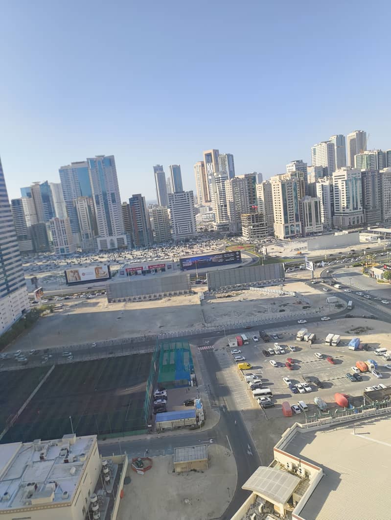 FULL OPEN VIEW 1BHK WITH SEPRATE KITCHEN AT NEXT TO LULU WITH ALL FACILITIES 1CHQ OFFER