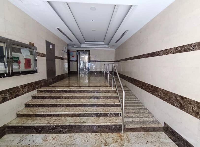 1BHK BIG SIZE WITH BALCONY