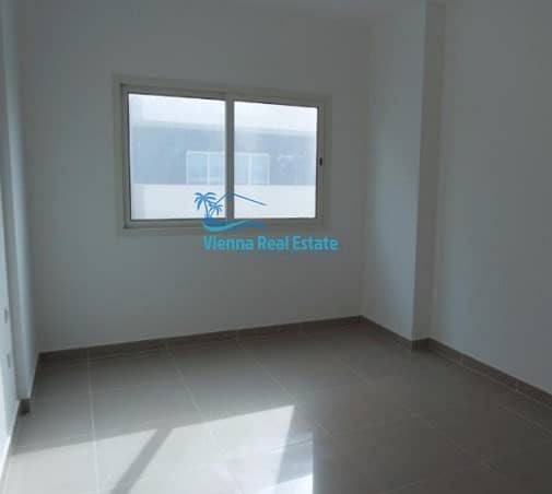Own 3 bed CLOSED kitchen for 1000000 AED