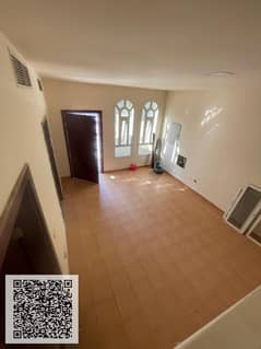 فيلا فسيحة 3 غرف نوم وحمامين | إيريكا – عجمان أبتاون | غرفة تخزين + شرفة | موقع مميز | 50,000 درهم فقط!