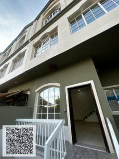 فيلا فسيحة 3 غرف نوم وحمامين | إيريكا – عجمان أبتاون | غرفة تخزين + شرفة | موقع مميز | 50,000 درهم فقط!