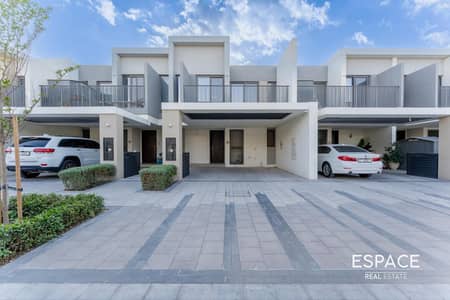 3 Bedroom Villa for Rent in Tilal Al Ghaf, Dubai - Tranquil Townhouse Retreat | Premium 3 Bedroom Villa for Rent in Tilal Al Ghaf, Dubai - Tranquil Townhouse Retreat | Premium