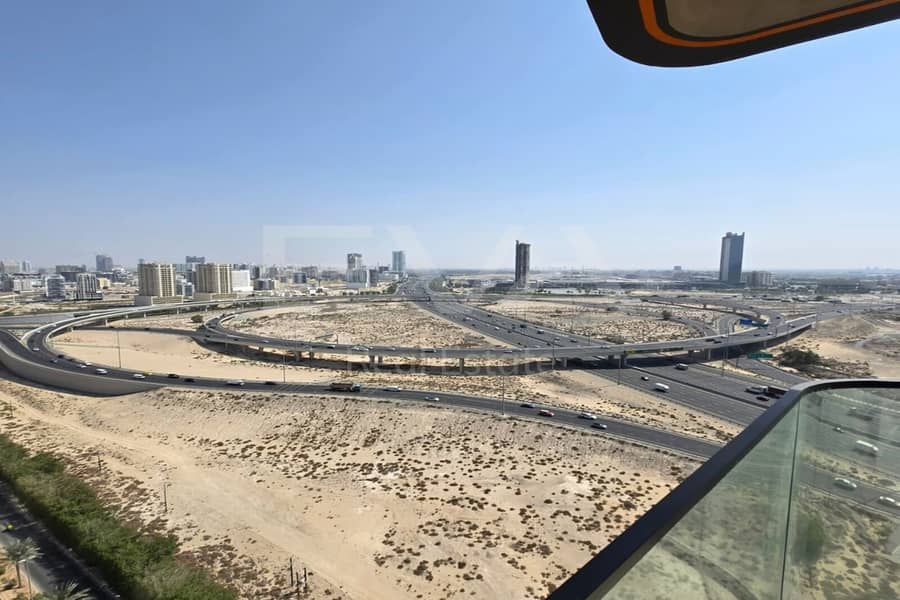 Corner Unit OpenView | Closed Kitchen | High Floor